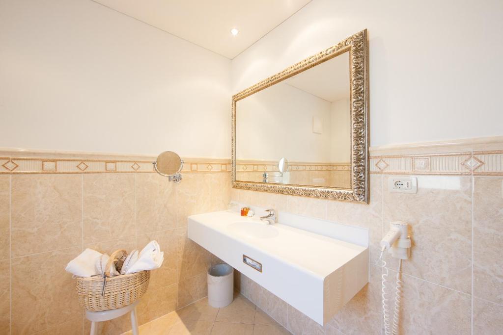 Hotel Maria Theresia Adults-Only Lagundo Camera foto