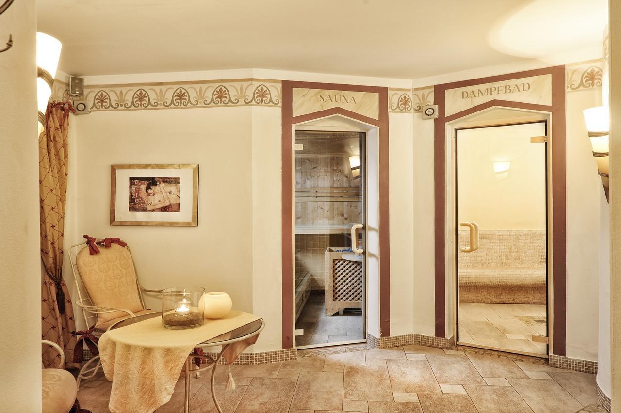 Hotel Maria Theresia Adults-Only Lagundo Esterno foto