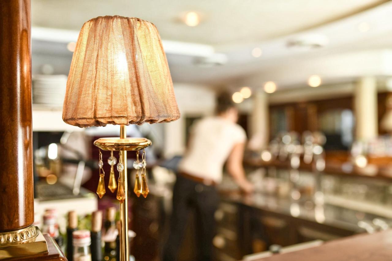 Hotel Maria Theresia Adults-Only Lagundo Esterno foto